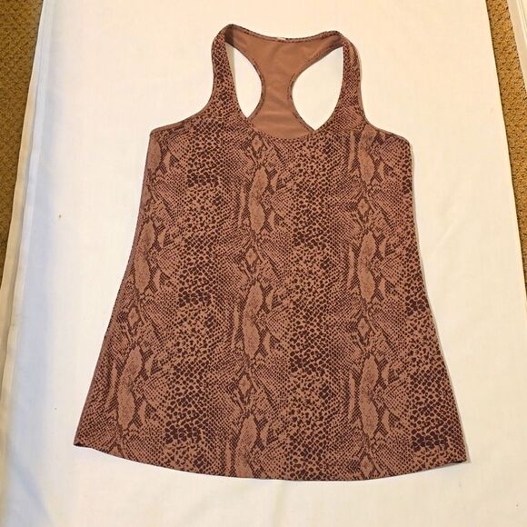 Lululemon snake print tank 12 ( see measurements) - Picture 2 of 6